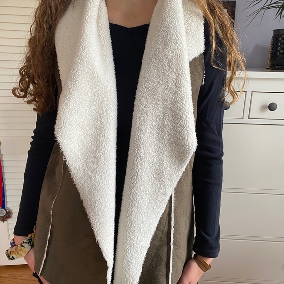 Susina Faux Suede Vest - Picture 4 of 4